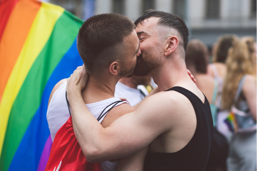 Mois des fiertés 2024 : Bruxelles, Liège et Namur se parent des couleurs de l’arc-en-ciel et célèbrent les droits LGBTQIA+